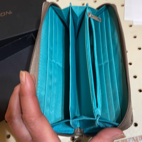 TRAVELON Women's RFID Protected Wristlet Wallet Taupe Brown - Picture 2 of 3